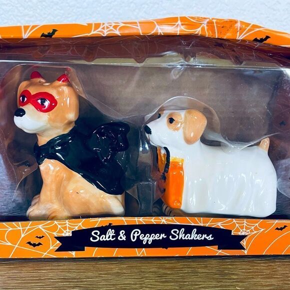 Halloween Costume Dogs Salt & Pepper Shakers Set - Picture 1 of 2